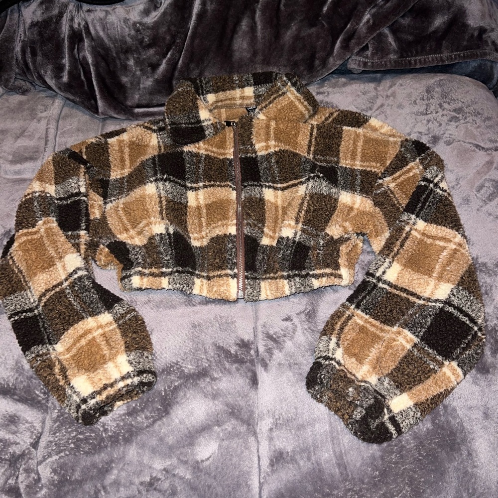 SHEIN Crop Flannel Zip Up Jacket